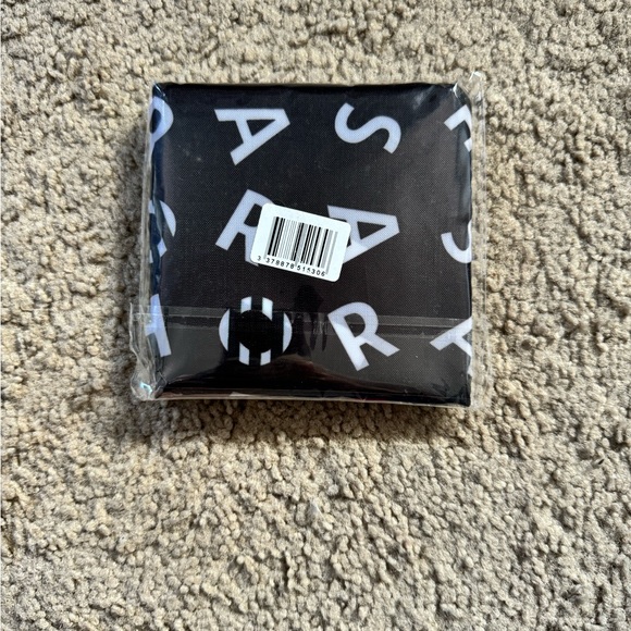 *rare* Sephora Reusable Bag - monochrome with red lips - Picture 2 of 2